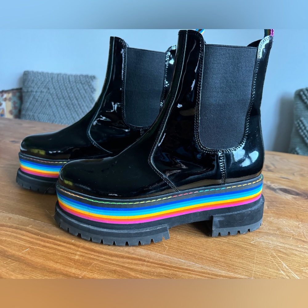 RAINBOW Platform Chelsea Boots